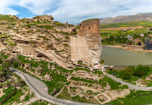 ancienne ville hasankeyf - - hasankeyf photos et images de collection