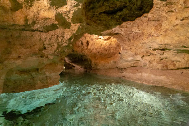 istock Lake Cave of Tapolca 1202779841