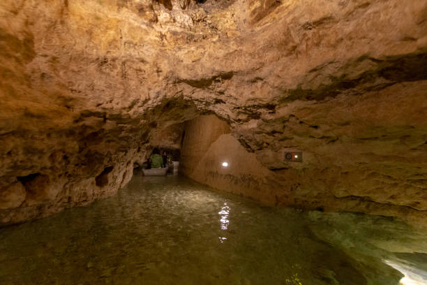 istock Lake Cave of Tapolca 1202780106