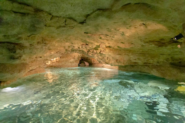istock Lake Cave of Tapolca 1202781007