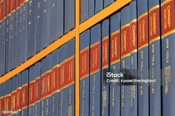 Libros Foto de stock y más banco de imágenes de Biblioteca de derecho - Biblioteca de derecho, Libro, Sin personas