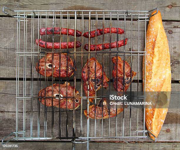 Kiełbaski Z Grilla Z Jagnięciny Grill Mięsa I Chleb - zdjęcia stockowe i więcej obrazów Barbecue