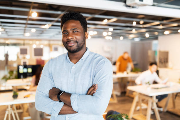 istock Confidence hits the roof of this office 1202849091