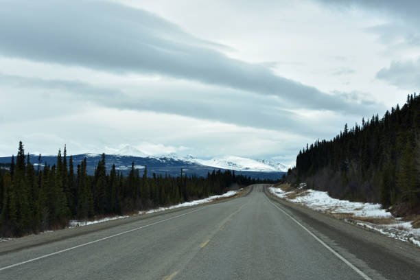 2232 miles highway built during WWII to supply US troops in Alaska
