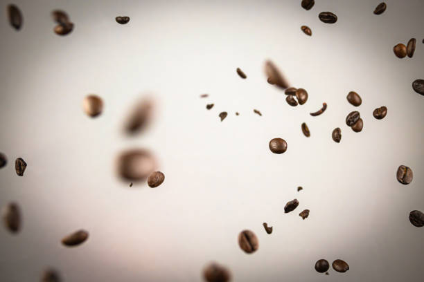 eksplozja ziaren kawy - espresso coffee coffee maker italian culture zdjęcia i obrazy z banku zdjęć