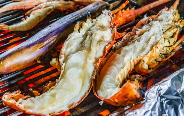 ロブスターグリル蒸しバーベキュー - shrimp grilled prepared shrimp barbecue ストックフォトと画像