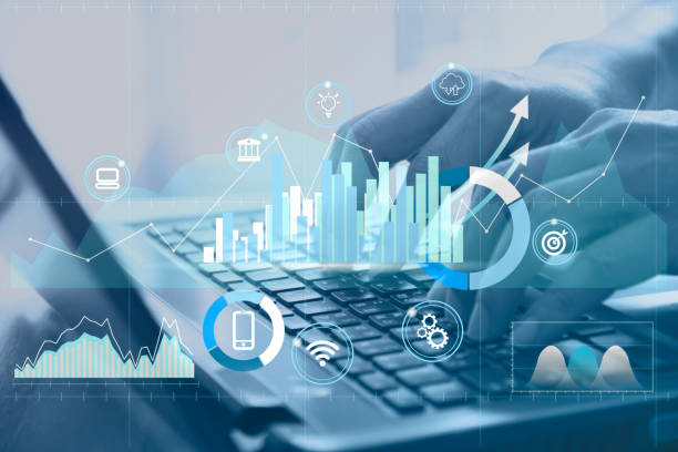 mani umane che usano il laptop per lavorare la sua attività - metric system foto e immagini stock