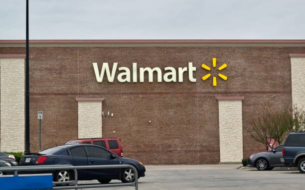 walmart supercenter supermarkt in humble, tx. - shopping mall supermarket store sign stock-fotos und bilder