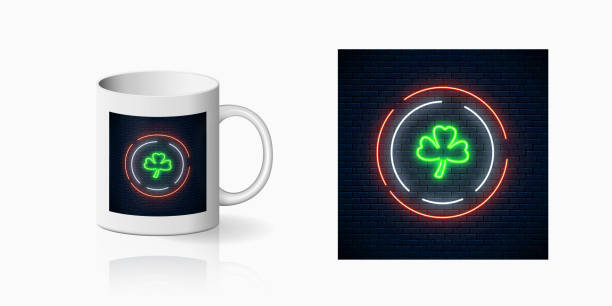 st patricks day neon świecące świąteczny znak na ceramiczne kubek makiety. znak liści koniczyny na stronie kubka. zielony symbol shamrock - vibrant color shiny irish culture traditional culture stock illustrations