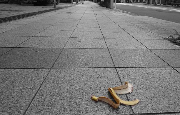 istock Warning from bananas! For those who operate smartphones while walking! 1203084252
