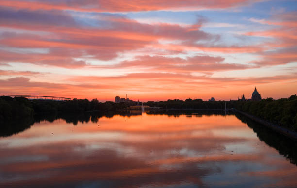istock Sunset at the Maschsee in Hanover 1203129376