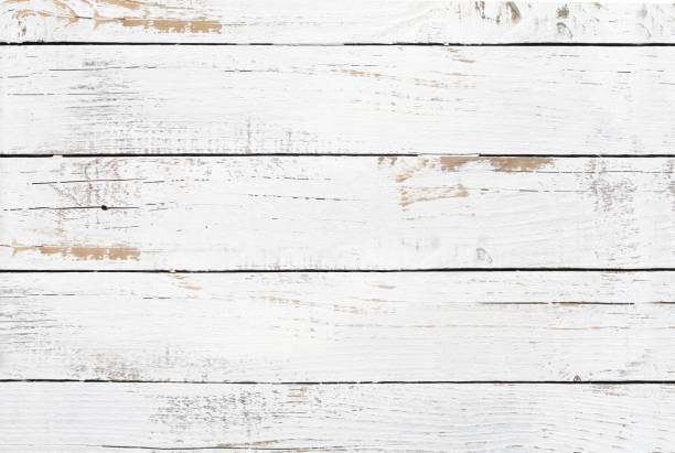 старая окрашенная белая деревянная доска фоновая текстура - knotted wood wood material striped стоковые фото и изображения