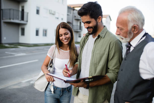 istock Buying new house 1203211568