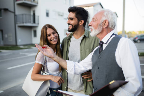 istock Buying new house 1203211576