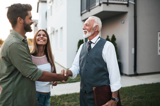 istock Buying new house 1203211639