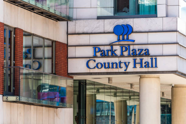 Closeup of sign for park plaza County Hall hotel on exterior of building on street London, UK - June 22, 2018: Closeup of sign for park plaza County Hall hotel on exterior of building on street london county hall stock pictures, royalty-free photos & images