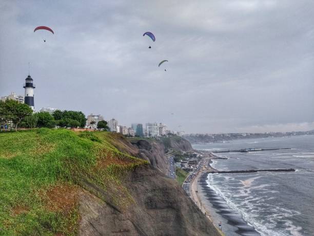 istock Paragliding - Miraflores, Lima, Peru 1203259327