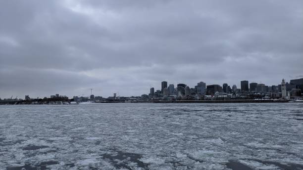 istock Montreal and the river in winter (photo5) 1203268315