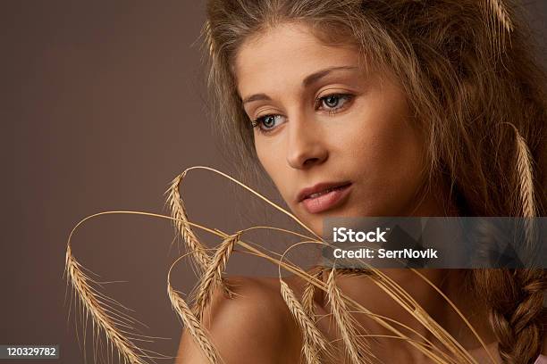 Retrato De Mujer Rural Foto de stock y más banco de imágenes de Adulto - Adulto, Agricultura, Alimento