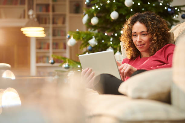 zakupy świąteczne last minute - dom shopping zdjęcia i obrazy z banku zdjęć