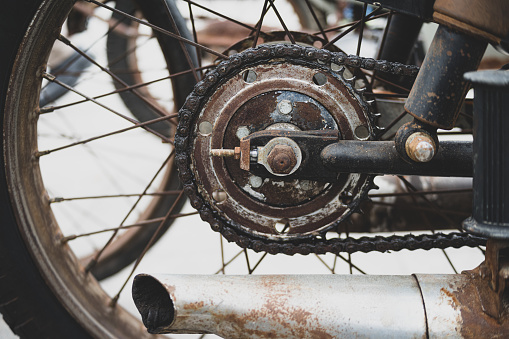 Detail of the chained transmission of a vintage motorcycle