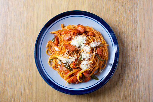Japanese-style pasta dishes, spaghetti (Naporitan). Stir-fried peppers, onions, and wiener, add boiled spaghetti
Make with ketchup.