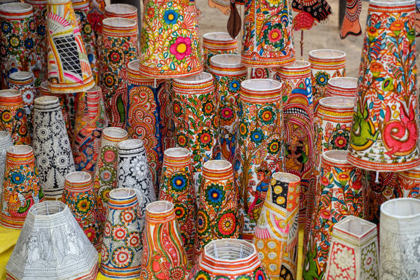 活力，五顏六色的燈罩在印度法裡達巴德的蘇拉傑昆德工藝品梅拉出售 - 哈里亞納邦 個照片及圖片檔