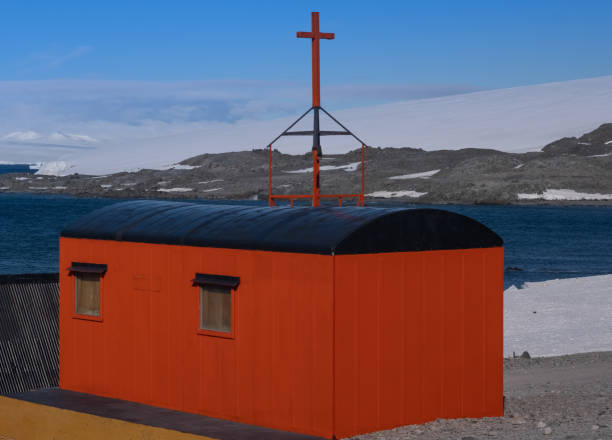 남극 반도의 상설 연구 기지인 에스페란자 기지 교회 - esperanza base 뉴스 사진 이미지