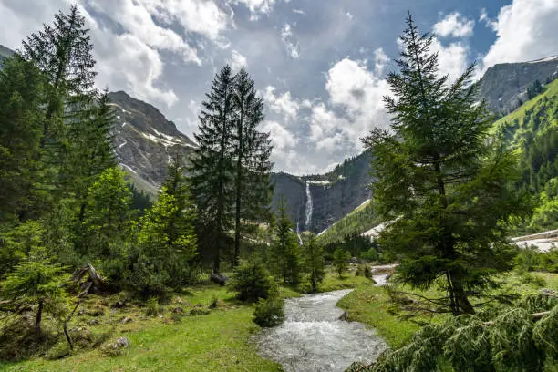 Adventurous hike around Vilsalpsee to the great Bergaicht waterfall in the Tannheimer Tal