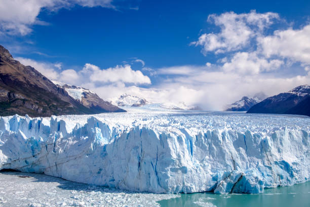 le glacier perito moreno montre sa longueur infinie - patagonia el calafate horizontal argentina photos et images de collection