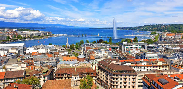 озеро йеневское, вид с воздуха - geneva canton стоковые фото и изображения