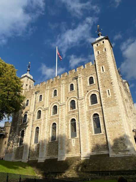 tower of london - local landmark international landmark middle ages tower of london imagens e fotografias de stock