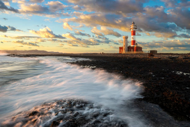 lighthouse faro el toston - el cotillo imagens e fotografias de stock
