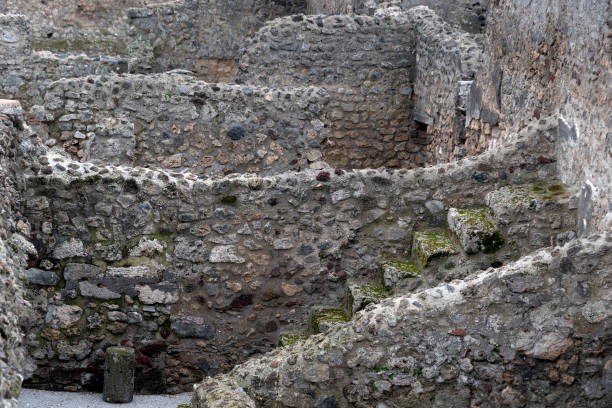 istock pompei ruins houses 1203721112