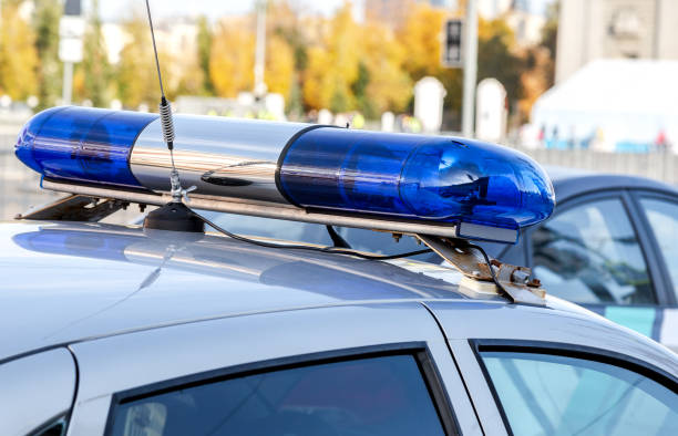 경찰 차량 위에 다채로운 조명 - vehicle light 뉴스 사진 이미지