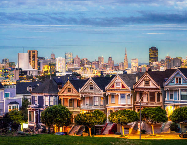 san francisco - maisons peintes de dames - painted ladies photos et images de collection