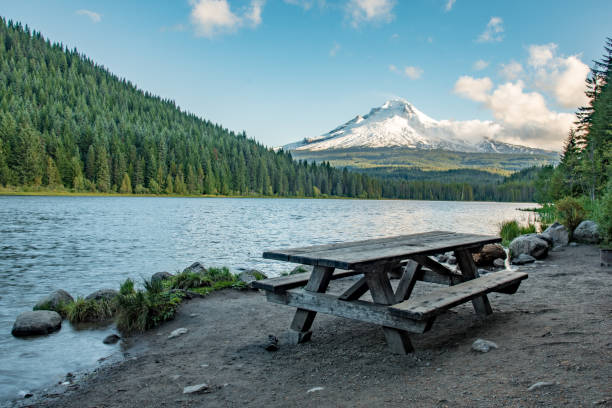 lago trillium - mt hood national park foto e immagini stock