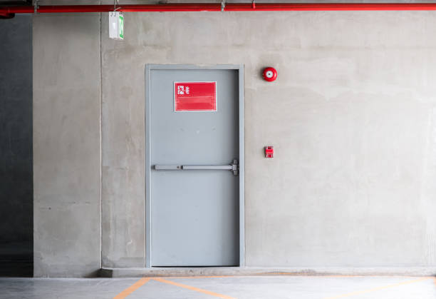 fire exit door for emergency case. - fugir da realidade imagens e fotografias de stock