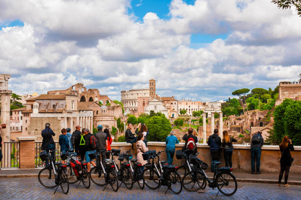 cicloturismo em roma - travel tourist roman forum rome - fotografias e filmes do acervo