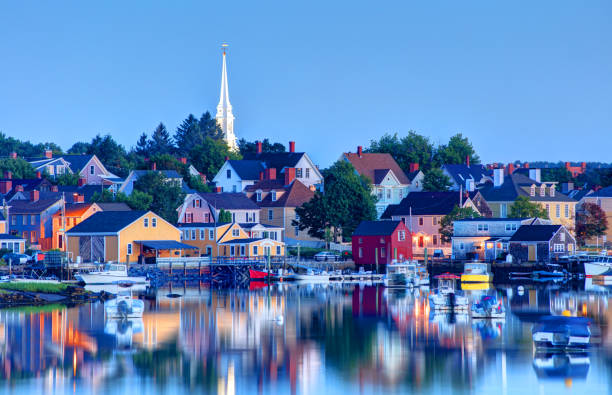 Historic Portsmouth, New Hampshire Portsmouth is the third oldest city in the United States and is a historic seaport and popular summer tourist destination only 60 miles from Boston new hampshire stock pictures, royalty-free photos & images