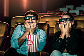 mann-und-frau-im-kino-sehen-einen-3d-film.jpg?b=1&s=170x170&k=20&c=cFWcQsgRsq1K6v42FoYKUZnlav-Z4XTnK_f1ZVS5BU8=