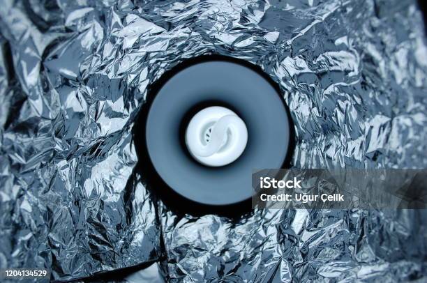 Glühbirne Stockfoto und mehr Bilder von Aluminium - Aluminium, Ampullen, Fotografie