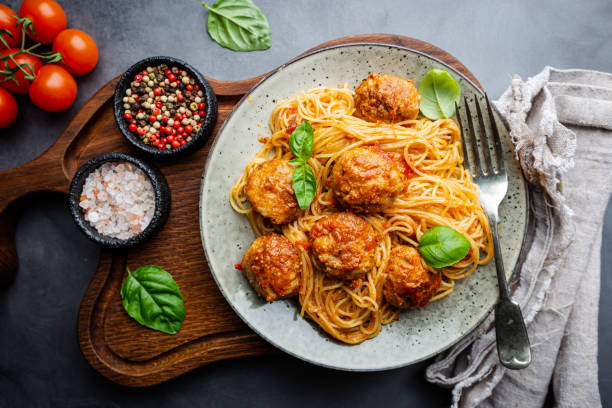 istock Plate of spaghetti with meatballs 1204149515