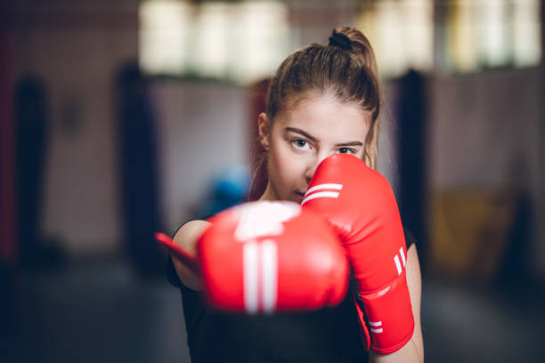 boxe in palestra - undercutting foto e immagini stock