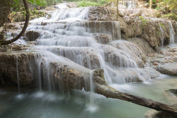 cachoeira erawan - erawan falls fotos - fotografias e filmes do acervo