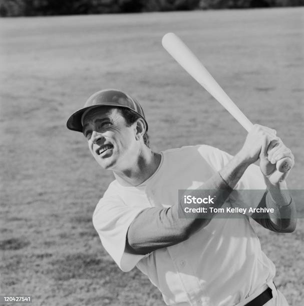 Baseball Schläger Schwingen Baseball Player Stockfoto und mehr Bilder von Archivmaterial - Archivmaterial, Baseball, Baseballspieler