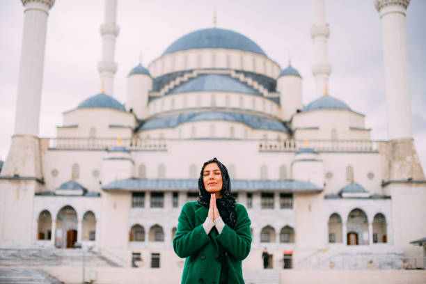istock Praying Muslim Woman 1204277718