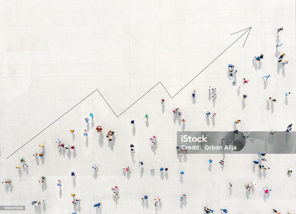 Crowd von oben, die ein Wachstumsdiagramm bildet - Lizenzfrei Wachstum Stock-Foto