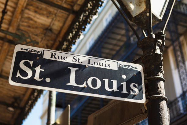 istock Saint Louis street sign 1204327918