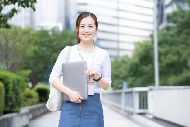 japanese business woman outdoor at tokyo 30 39 years photos stock pictures, royalty-free photos & images
